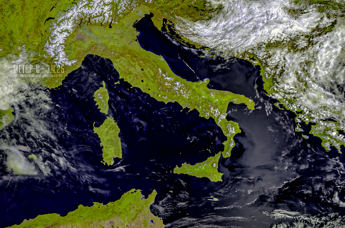 4.25 MetOpB avhrr 3 rgb AVHRR 3b45 IR False Color corrected D1